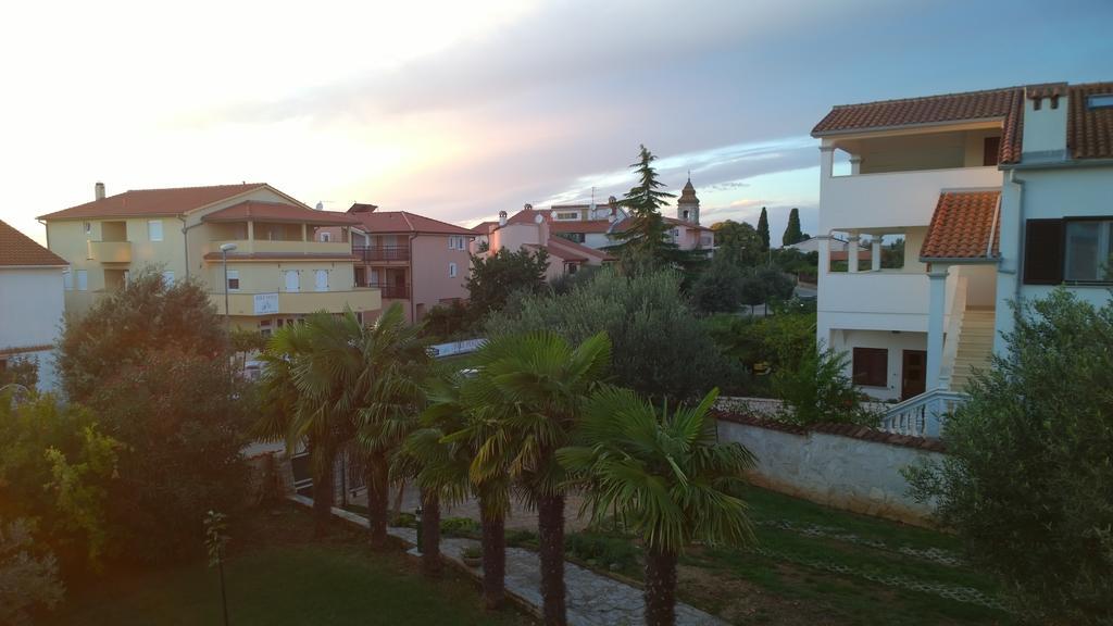 Apartments Free Parking Big Garden Peroj Oda fotoğraf