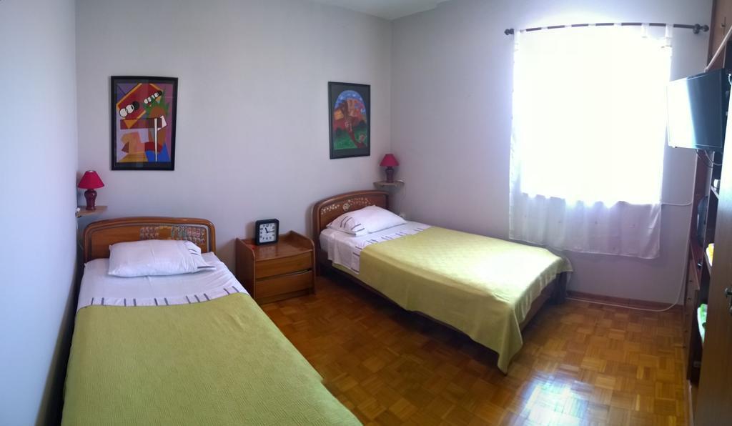Apartments Free Parking Big Garden Peroj Dış mekan fotoğraf